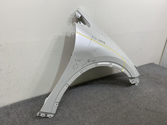プリウス 60系/ZVW60/ZVW65/MXWH60/MXWH65/MXWH61 純正 右 フロント フェンダー プラチナホワイトパールマイカ 089 トヨタ(144841)