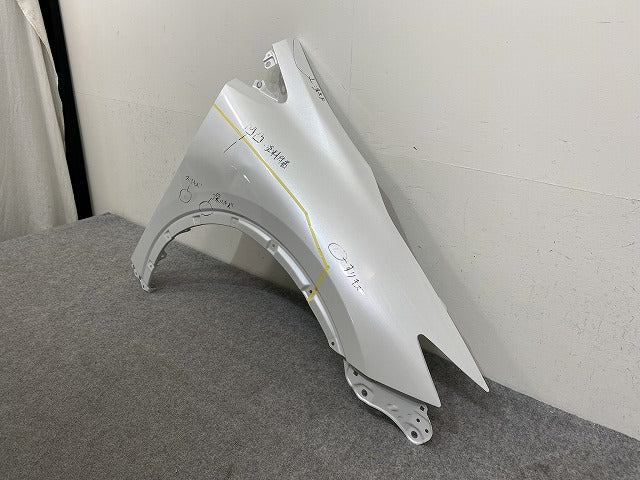 プリウス 60系/ZVW60/ZVW65/MXWH60/MXWH65/MXWH61 純正 右 フロント フェンダー プラチナホワイトパールマイカ 089 トヨタ(144841)