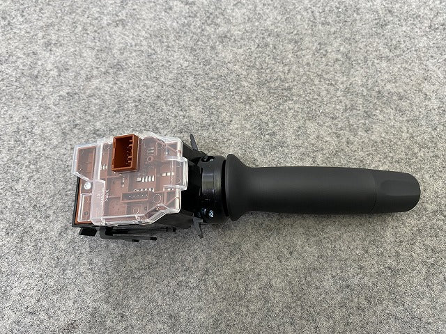 新車取り外し!N-BOX/NBOX Nボックス カスタム/JF5/JF6 純正  ライトスイッチ ウインカー スイッチ レバー ディマー M52531 素地(144855)