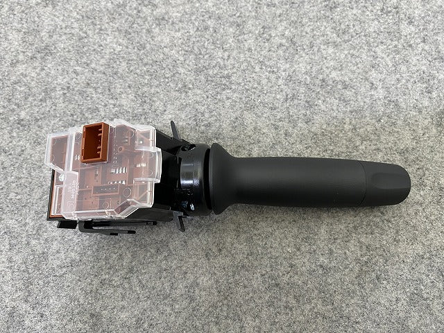 新車取り外し!N-BOX/NBOX Nボックス カスタム/JF5/JF6 純正  ライトスイッチ ウインカー スイッチ レバー ディマー M52531 素地(144857)