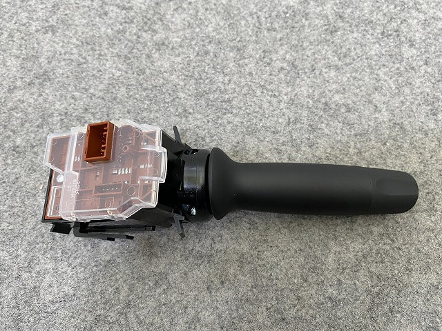 新車取り外し!N-BOX/NBOX Nボックス カスタム/JF5/JF6 純正  ライトスイッチ ウインカー スイッチ レバー ディマー M52531 素地(144858)