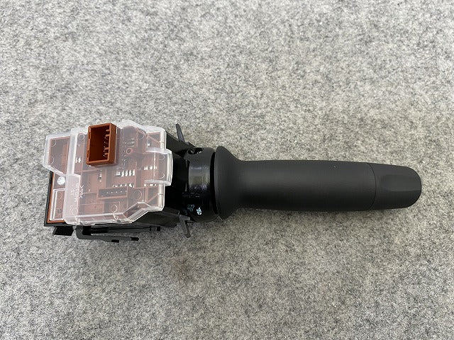 新車取り外し!N-BOX/NBOX Nボックス カスタム/JF5/JF6 純正  ライトスイッチ ウインカー スイッチ レバー ディマー M52531 素地(144859)