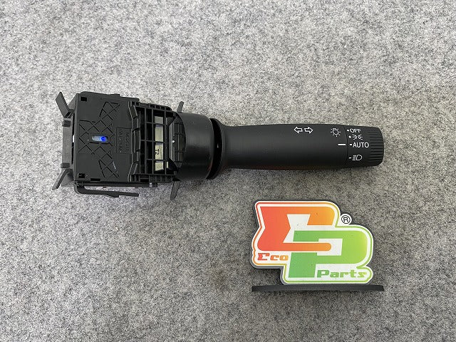 新車取り外し!N-BOX/NBOX Nボックス カスタム/JF5/JF6 純正  ライトスイッチ ウインカー スイッチ レバー ディマー M52531 素地(144861)