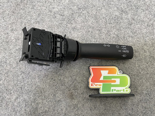 新車取り外し!N-BOX/NBOX Nボックス カスタム/JF5/JF6 純正  ライトスイッチ ウインカー スイッチ レバー ディマー M52531 素地(144862)