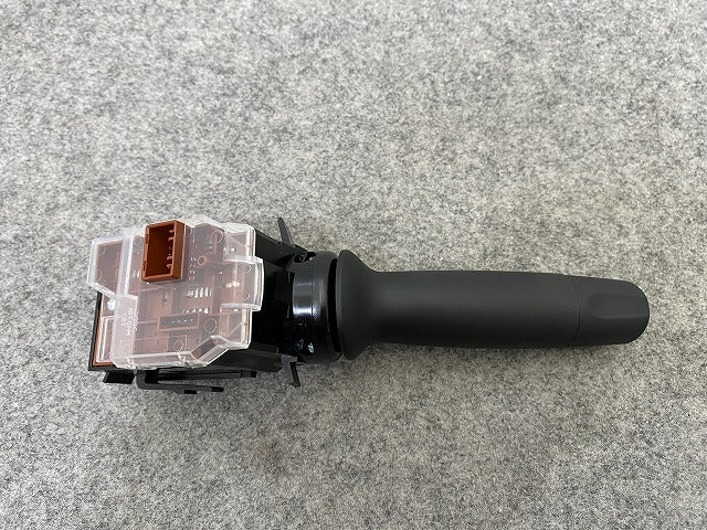 新車取り外し!N-BOX/NBOX Nボックス カスタム/JF5/JF6 純正  ライトスイッチ ウインカー スイッチ レバー ディマー M52531 素地(144862)