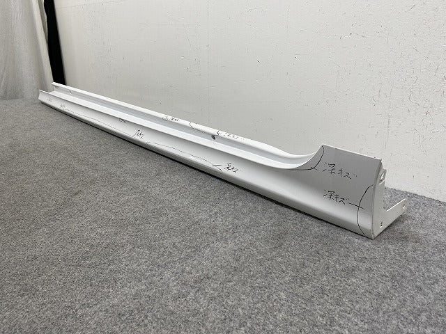 ヤリス KSP210/MXPA10/MXPA15 ハイブリッド/MXPH10/MXPH15 MXPH14/MXPH17 純正 左 サイドステップ/サイドスカート 75860-K0050(144881)