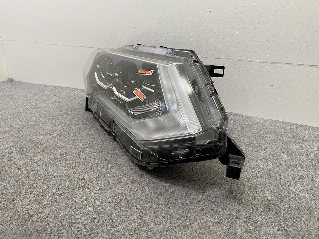 エクストレイル/X-TRAIL T32/NT32/HT32/HNT32 純正 後期 右 ヘッドライト/ランプ LED 刻印W KOITO 100-23746 日産(144949)