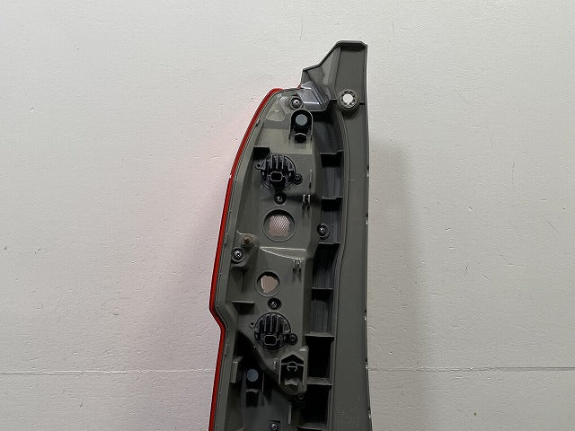 N-BOX/NBOX Nボックス JF3/JF4 純正 右 テールランプ/ライト/レンズ LED ICHIKOH D185 33500-TTA-N116-M1/33501-TTA-N01 ホンダ(144958)
