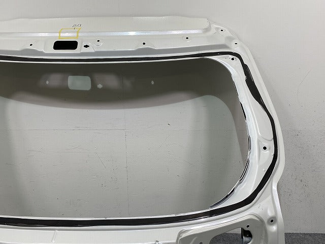 ヤリスクロス MXPB10/MXPB15/MXPJ10/MXPJ15 純正 リアゲート/バックドア/リアハッチ ホワイトパールクリスタルシャイン(144986)