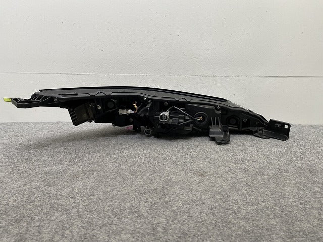 ジャンク!エクストレイル/X-TRAIL T33/SNT33 純正 左 ウィンカー LED 刻印Y2 コンビネーションランプ KOITO 210-2378T 日産(145036)