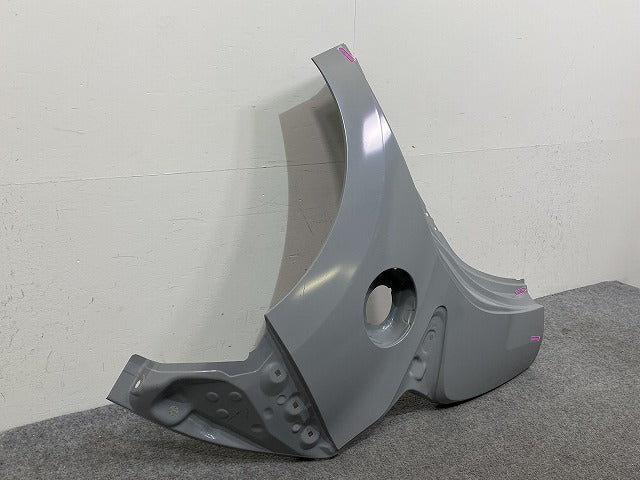 ヤリス KSP210/MXPA10/MXPA15 ハイブリッド/MXPH10/MXPH15 MXPH14/MXPH17 純正 右 クォーター パネル 未塗装 トヨタ(145040)