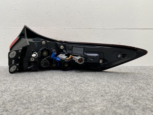 エクストレイル/X-TRAIL T33/SNT33 純正 左 テールランプ/ライト/レンズ LED KOITO 220-2378W 26555-6RX0A 日産(145051)