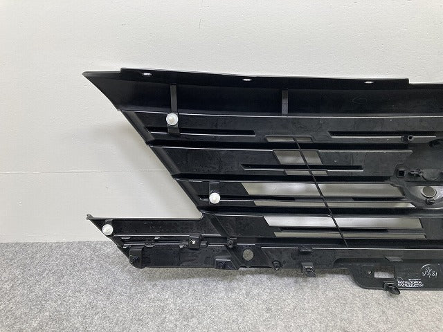 セレナ C28/NC28/FC28/FNC28 e-POWER/GC28/GFC28 純正 フロント グリル/ラジエーターグリル カメラ穴付 62310 7DA0A/62310 7DA1A(145081)