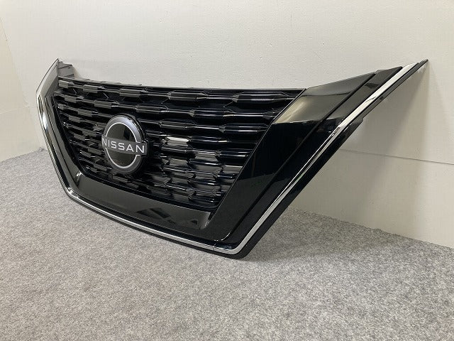 エクストレイル/X-TRAIL T33/SNT33 純正 フロント グリル/ラジエーターグリル 62310 6RU0A/B/C/D ブラック メタリック 日産(145083)