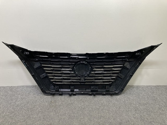 エクストレイル/X-TRAIL T33/SNT33 純正 フロント グリル/ラジエーターグリル 62310 6RU0A/B/C/D ブラック メタリック 日産(145083)