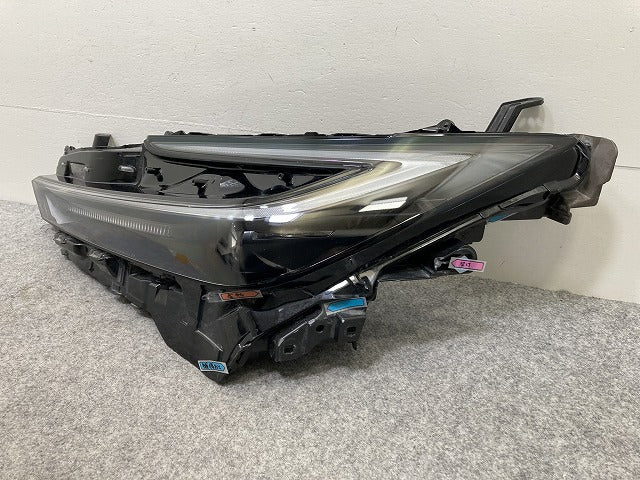プリウス 60系/ZVW60/ZVW65/MXWH60/MXWH65/MXWH61 純正 左 ヘッドライト/ランプ LED 刻印X KOITO 47-123 81106-47A90 トヨタ(145090)