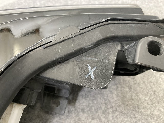 プリウス 60系/ZVW60/ZVW65/MXWH60/MXWH65/MXWH61 純正 左 ヘッドライト/ランプ LED 刻印X KOITO 47-123 81106-47A90 トヨタ(145090)