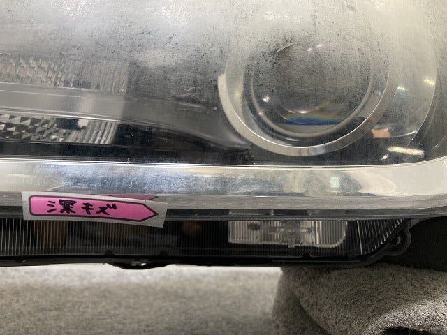 ソリオ MA26S/MA36S/MA46S 純正 左 ヘッドライト/ランプ レベライザーLED KOITO 100-59332 スズキ(145100)