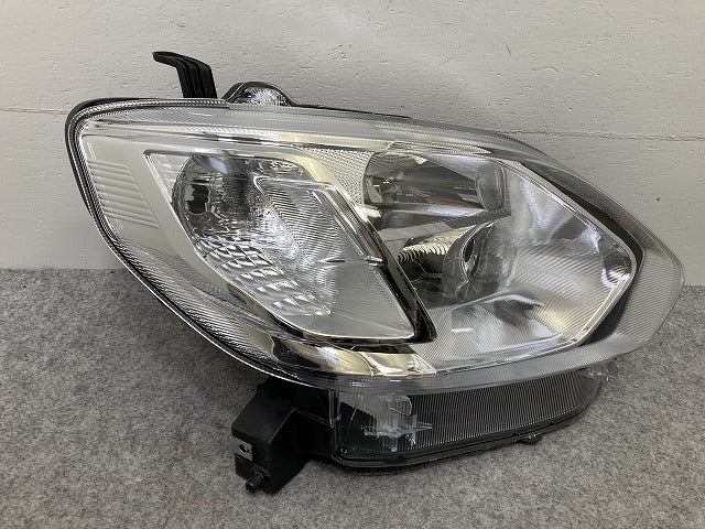 パッソ/ブーン M700A/M710A/M700S/M710S 純正 右 ヘッドライト/ランプ レベライザーLED KOITO 100-69027 81145-B1040 トヨタ(145101)