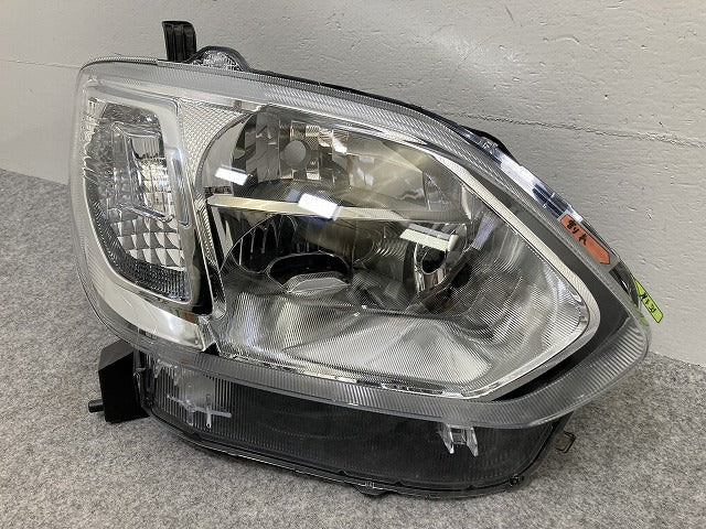 パッソ/ブーン M700A/M710A/M700S/M710S 純正 右 ヘッドライト/ランプ レベライザーLED KOITO 100-69027 81145-B1040 トヨタ(145101)