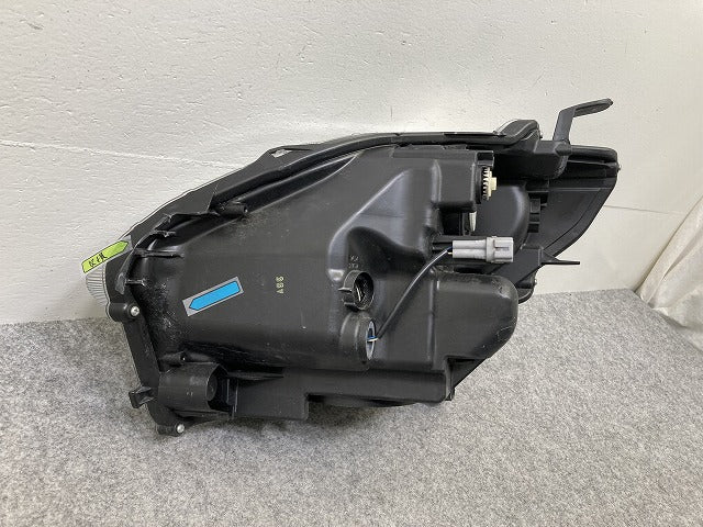 パッソ/ブーン M700A/M710A/M700S/M710S 純正 右 ヘッドライト/ランプ レベライザーLED KOITO 100-69027 81145-B1040 トヨタ(145101)