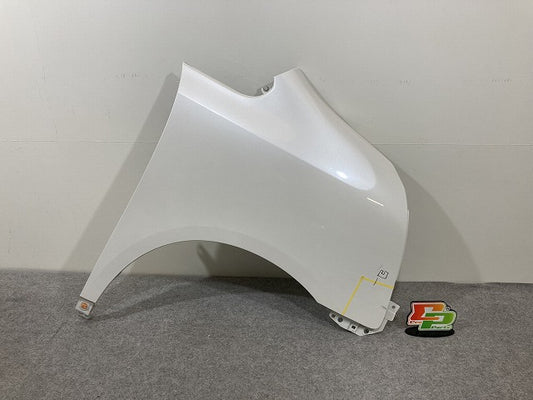 ノア NOAH 70系/ZRR70G/ZRR75G/ZRR70W/ZRR75W 純正 右 フロント フェンダー ホワイトパールクリスタルシャイン 070 トヨタ(145124)
