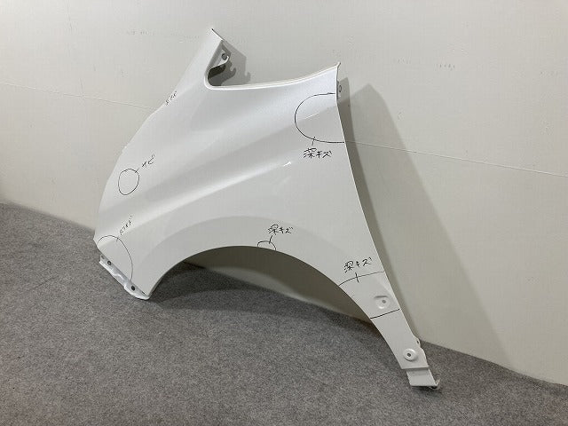 ヴォクシー VOXY ZS/煌 80系/ZRR80W/ZRR85W ハイブリッド/ZWR80W 純正 左 フロント フェンダー ホワイトパールクリスタルシャイン(145125)