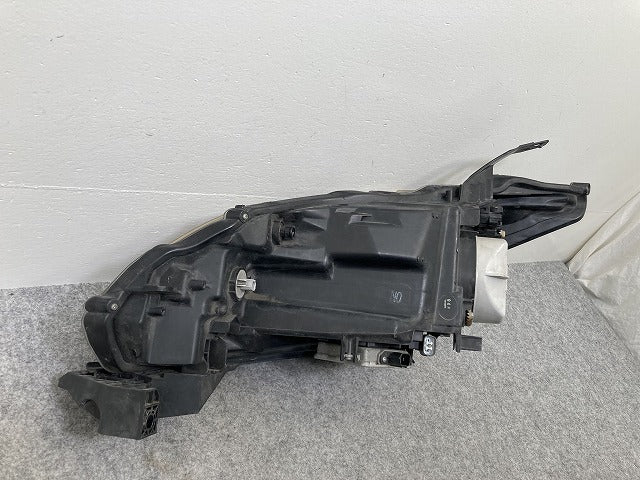 フリード GB3/GB4 純正 右 ヘッドライト/ランプ キセノン HID 刻印N0 KOITO 100-22838 ホンダ(145137)