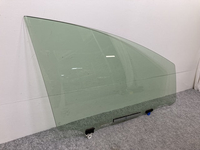 プリウス 30系/ZVW30 純正 右 フロント ガラス 43R-00033 トヨタ(145143)