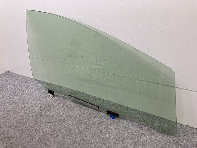 プリウス 30系/ZVW30 純正 右 フロント ガラス 43R-00033 トヨタ(145143)