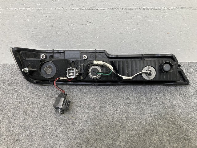 ハイゼット カーゴ/アトレーワゴン/サンバーバン/ S321V/S331V S321G/S331G S321M/S331M 純正 後期 右 テールランプ LED 220-6906C(145155)