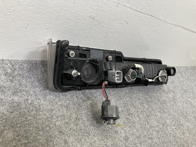 ハイゼット カーゴ/アトレーワゴン/サンバーバン/ S321V/S331V S321G/S331G S321M/S331M 純正 後期 右 テールランプ LED 220-6906C(145155)