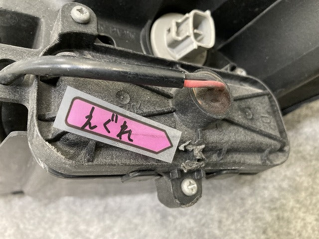 イプサム ACM21W/ACM26W 純正 右 ヘッドライト/ランプ キセノン HID レベライザー KOITO 44-31 トヨタ(145157)