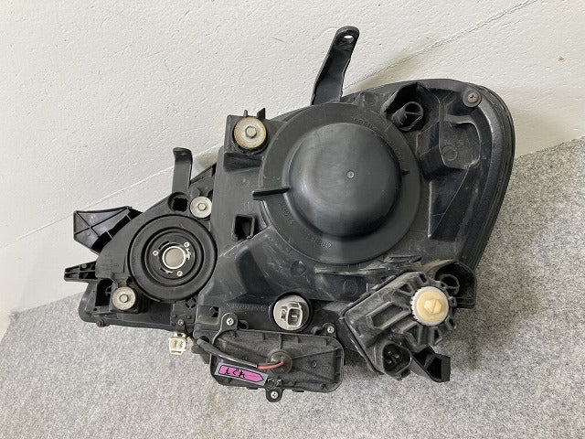 イプサム ACM21W/ACM26W 純正 右 ヘッドライト/ランプ キセノン HID レベライザー KOITO 44-31 トヨタ(145157)