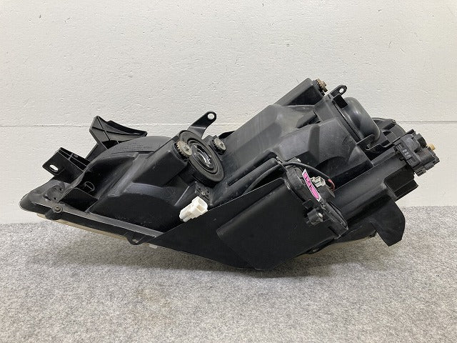 イプサム ACM21W/ACM26W 純正 右 ヘッドライト/ランプ キセノン HID レベライザー KOITO 44-31 トヨタ(145157)