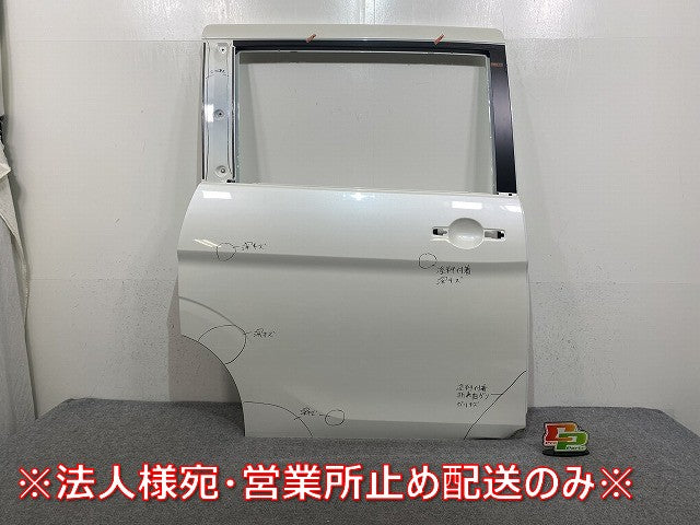 セレナ S/X/G/XV C27/GC27/GNC27 e-POWER/HC27 純正 右 リア スライド ドア ブリリアントホワイトパール QAB 日産(145164)