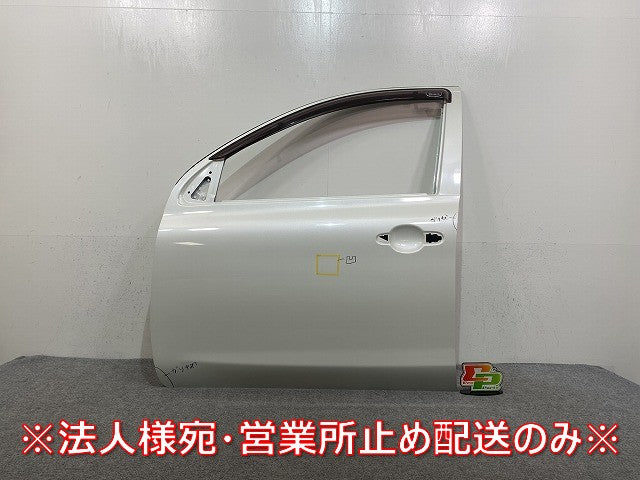マーチ K13 純正 左 フロント ドア バイザー付 ブリリアントホワイトパール QAB 日産(145167)