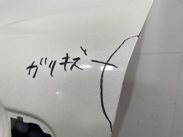 マーチ K13 純正 左 フロント ドア バイザー付 ブリリアントホワイトパール QAB 日産(145167)