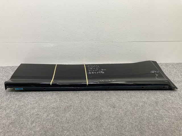 ヴォクシー/ノア Si/ZS 80系/ZRR80W/ZRR85W ハイブリッド/ZWR80W 純正 右フロント サイドパネル 76903-28160/76913-28130 ブラック(145170)