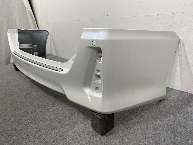 ヴォクシー/ノア Si/ZS 80系/ZRR80W/ZRR85W ハイブリッド/ZWR80W 純正 前期/後期 リア バンパー 52159-28630 ホワイトパール 070(145172)