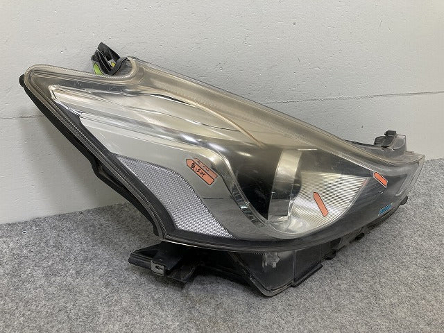 プリウスα/アルファ ZVW40W/ZVW41W 純正 後期 右 ヘッドライト/ランプ LED レベライザー 刻印A2 KOITO 47-65 トヨタ(145175)