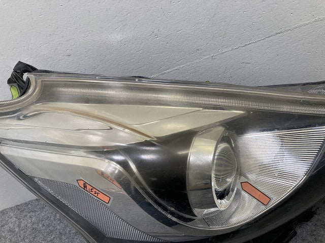 プリウスα/アルファ ZVW40W/ZVW41W 純正 後期 右 ヘッドライト/ランプ LED レベライザー 刻印A2 KOITO 47-65 トヨタ(145175)