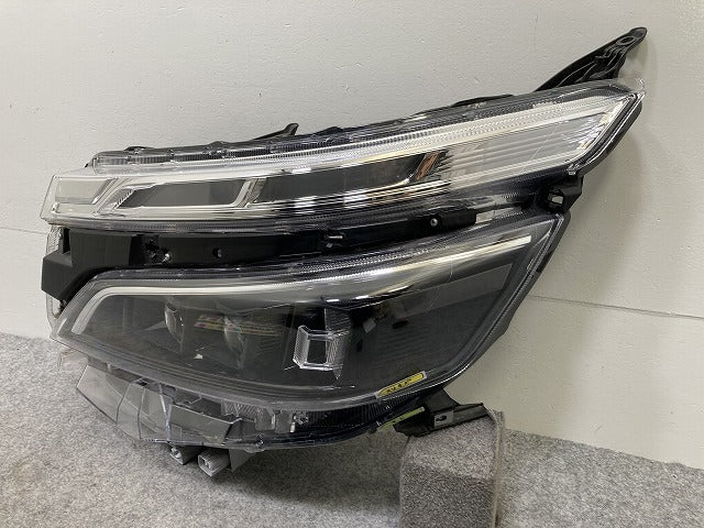 ヴォクシー VOXY ZS/煌 80系/ZRR80W/ZRR85W ハイブリッド/ZWR80W 純正 後期 左 ヘッドライト/ランプ レベライザーLED 刻印K(145179)