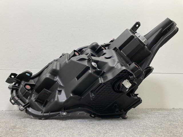 シエンタ MXPC10G ハイブリッド/MXPL10G/MXPL15G 純正 右 ヘッドライト/ランプ LED 刻印S1 KOITO 52-340 81145-52P10 トヨタ(145187)