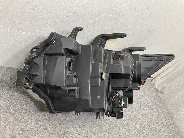 デリカD:5/D5 CV1W/CV2W/CV4W/CV5W 純正 前期 右 ヘッドライト/ランプ キセノン HID レベライザー KOITO 100-87918 三菱(145199)