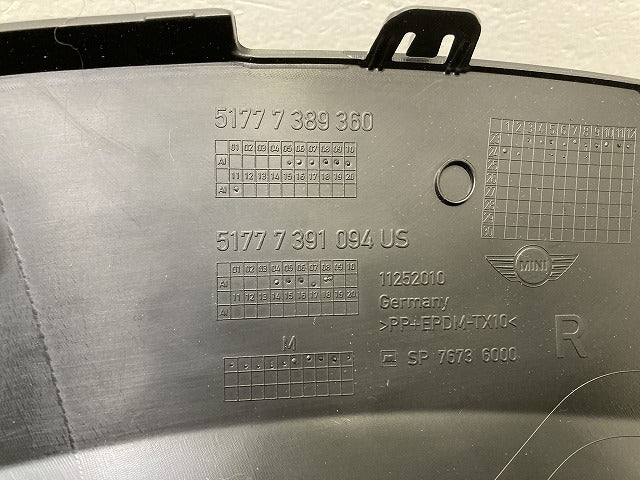 新品!ミニ クロスオーバー(F60) 純正 右 リア クォーター フェンダーアーチモール/オーバーフェンダー 5177 7 389 360 51777389360(145206)