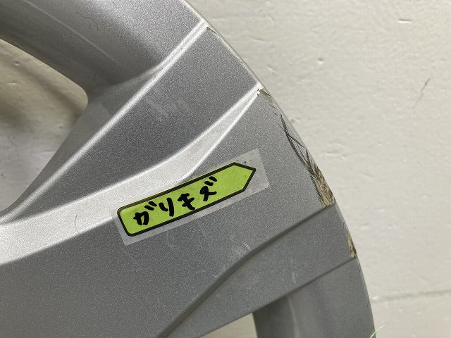 ハイエース/レジアスエース 200系/1型/2型/3型/4型/5型/6型/7型/標準/ワイド 純正  ホイールキャップ 15インチ シルバー トヨタ(145212)