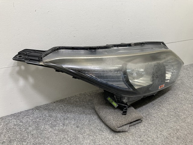 ヴェゼル/VEZEL RU1/RU2/RU3/RU4 純正 前期 右 ヘッドライト/ランプ レベライザーキセノン HID KOITO 100-18085 ホンダ(145242)