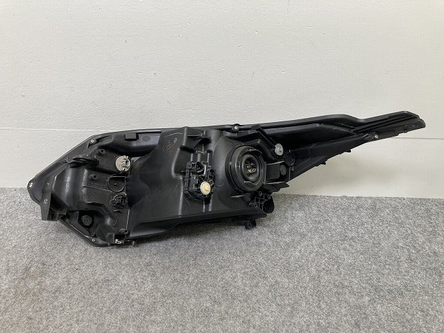 ヴェゼル/VEZEL RU1/RU2/RU3/RU4 純正 前期 右 ヘッドライト/ランプ レベライザーキセノン HID KOITO 100-18085 ホンダ(145242)