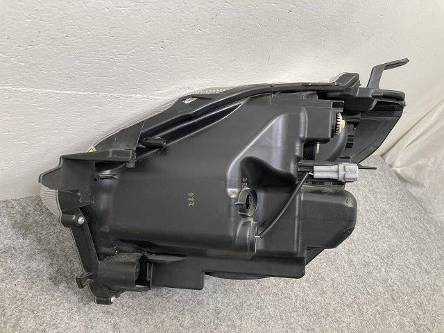 パッソ/ブーン M700A/M710A/M700S/M710S 純正 右 ヘッドライト/ランプ キセノン HID レベライザー KOITO 100-69027 トヨタ(145250)